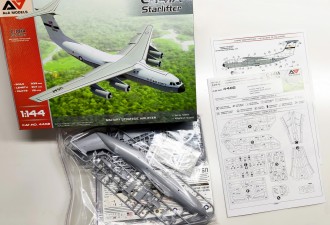 Scale model  C-141A "Starlifter"