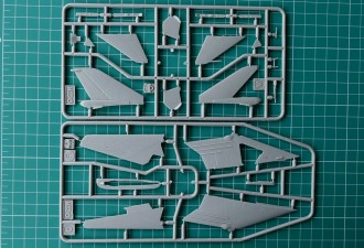 Scale model  S-22I(Su-7IG) variable wing geometry