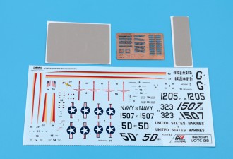 Макети  UC/TC-12B "Huron" (U.S. NAVY/ U.S. Marine Corp.)