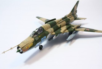 Scale model  Su-17M3 advanced fighter-bomber (re-release)